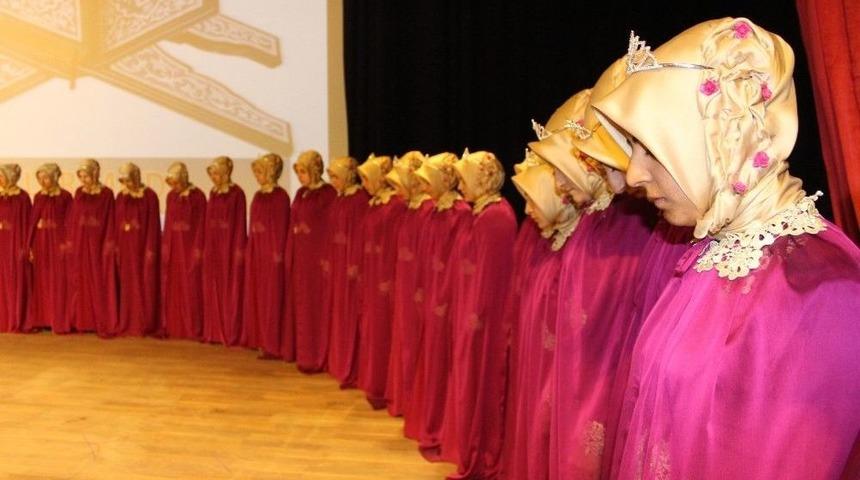 Hafızlar İcazet Alarak Taçlandı