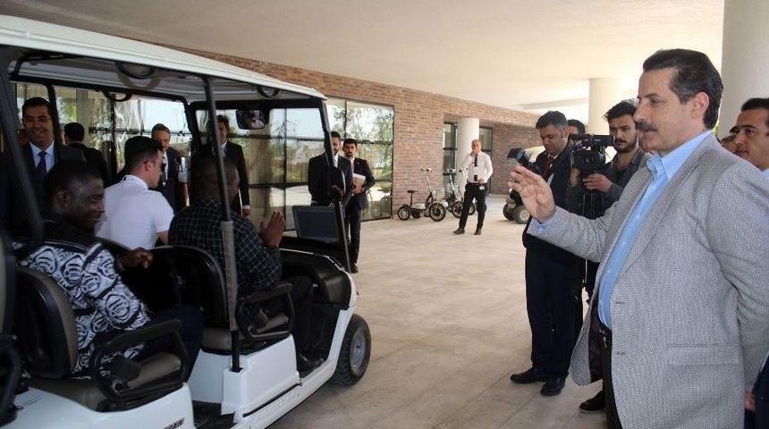 Bakan &Ccedil;elik : "expo Alanı Kamu Tarafından Memur Bakışıyla Y&ouml;netilemez"