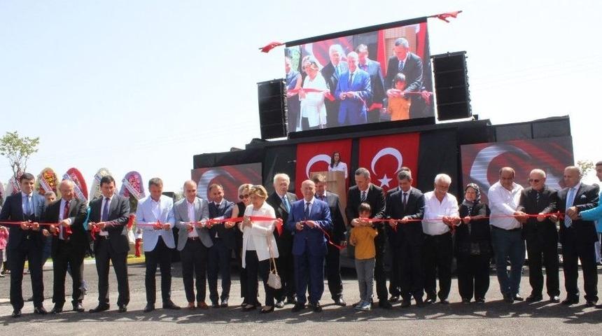 Hayırsever Turhan&rsquo;dan Karacalar&rsquo;a Spor Salonu