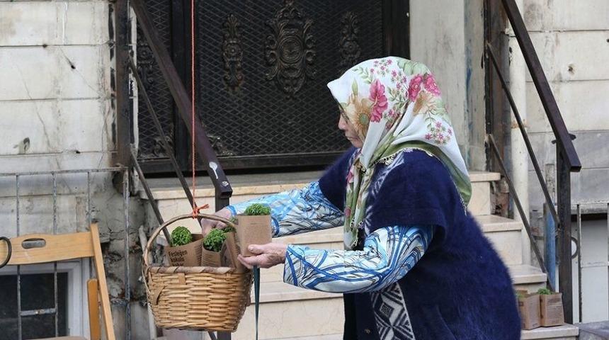 Zeytinburnu&rsquo;nda Sokakları Fesleğen Kokusu Sardı