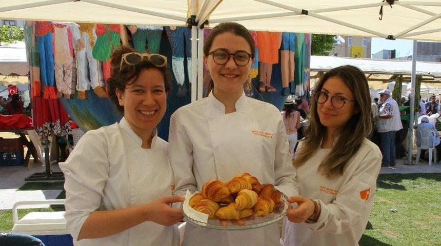 İzmir Ekonomi&rsquo;den Enginarlı Tatlar