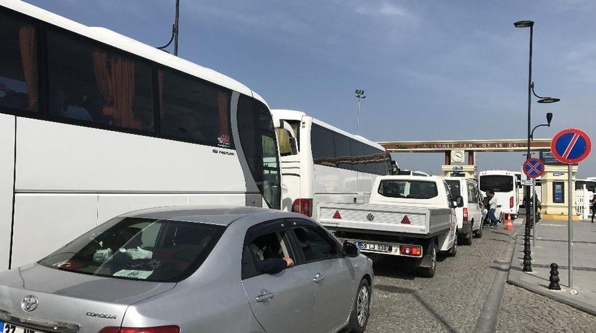 &Ccedil;anakkale&rsquo;de Ara&ccedil; Kuyruğu