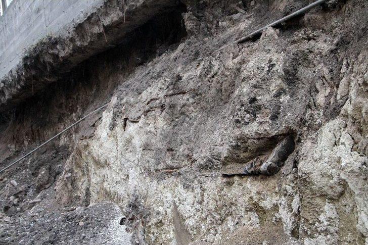 Rus General’in Tabutunun Bulunduğu Alanda Askeri Bot Ve Elbiseleri İle Gömülü İskeletlere Rastlandı G2