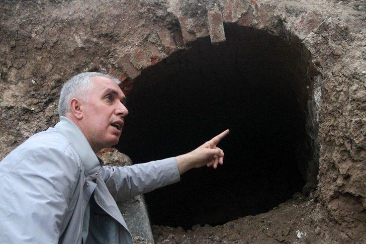 Rus General’in Tabutunun Bulunduğu Alanda Askeri Bot Ve Elbiseleri İle Gömülü İskeletlere Rastlandı G5