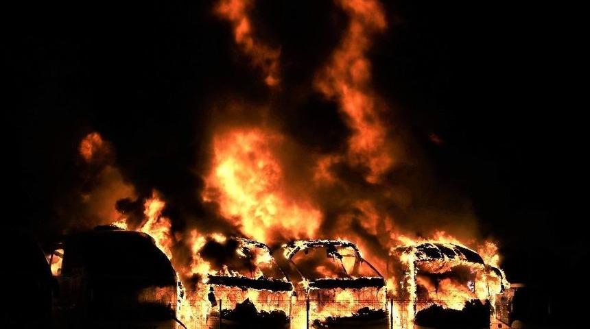 Yanan Otobüslerin Maliyeti 1,5 Milyon Lira