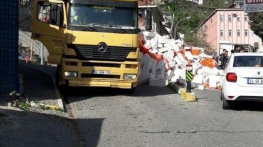(&ouml;zel Haber) Beykoz&rsquo;da Hazır Beton Kalıpları Yola B&ouml;yle Yıkıldı