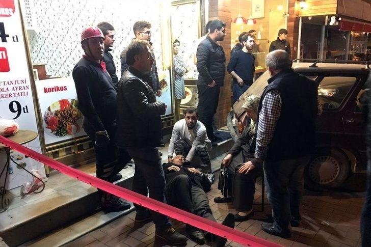 Alkollü Sürücü Önce Araçlara Sonra Yayalara Çarptı G1