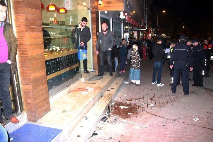 Alkollü Sürücü Önce Araçlara Sonra Yayalara Çarptı G5