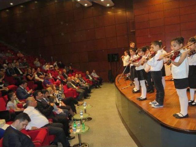 Rekor Kıran Borsa Çalışanlarına Minik Öğrencilerden Konser