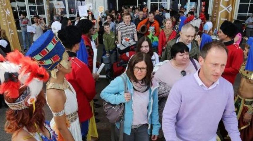 Antalya'ya Bir G&uuml;nde 190 U&ccedil;akla 41 Bin Turist Gelecek