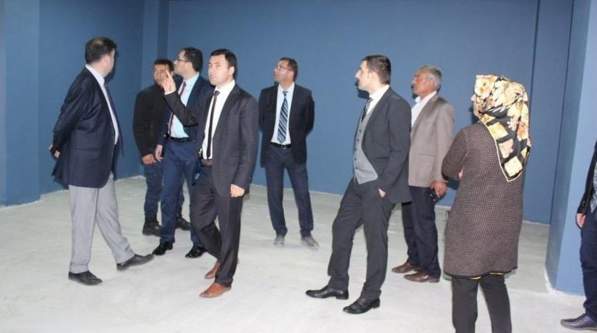 Başkan Vekili Uzan, Adem İle Gen&ccedil;lik Merkezi&rsquo;nde İncelemelerde Bulundu