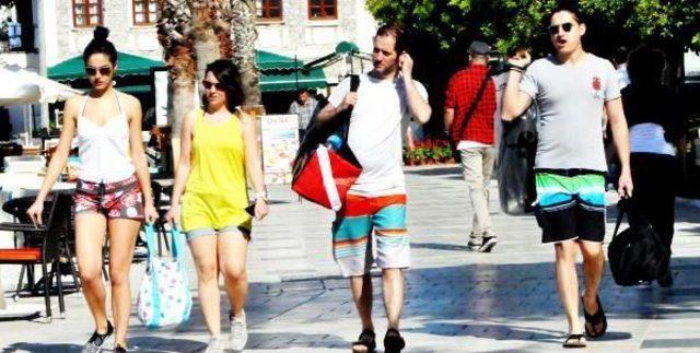 Bodrum'a Sezonun Ilk Gemisi Geldi