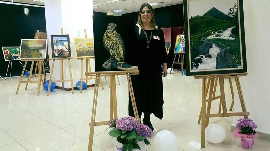 Ressam Arzu Aslan&rsquo;ın Eserleri Beğenildi