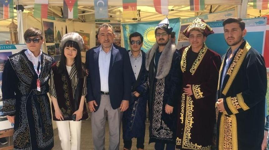 Uluslararası &Ouml;ğrenciler Sevgi Yolunda Buluştu