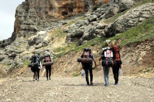 Milli Dağcı, Doğa Tahribatı Için Tırmandı