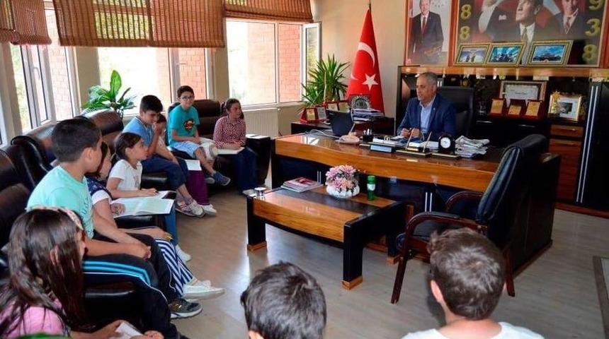 İlkokul &Ouml;ğrencilerinden Başkan Yaman&rsquo;a Ziyaret