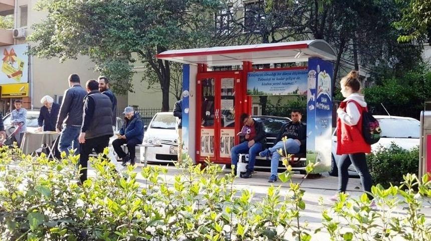 Sokak K&uuml;t&uuml;phaneleri Yenilendi