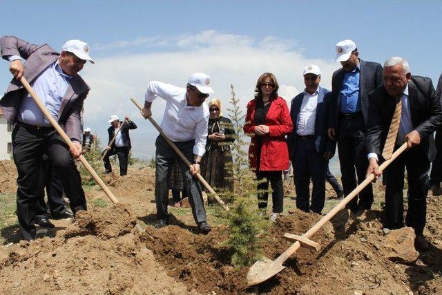 Ak Parti Elazığ Teşkilatında, Referandum Değerlendirme Toplantısı Yapıldı