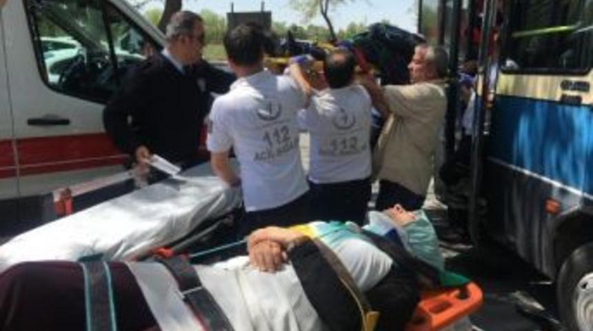 Ankara'da Minibüs Kazası: 6 Yaralı