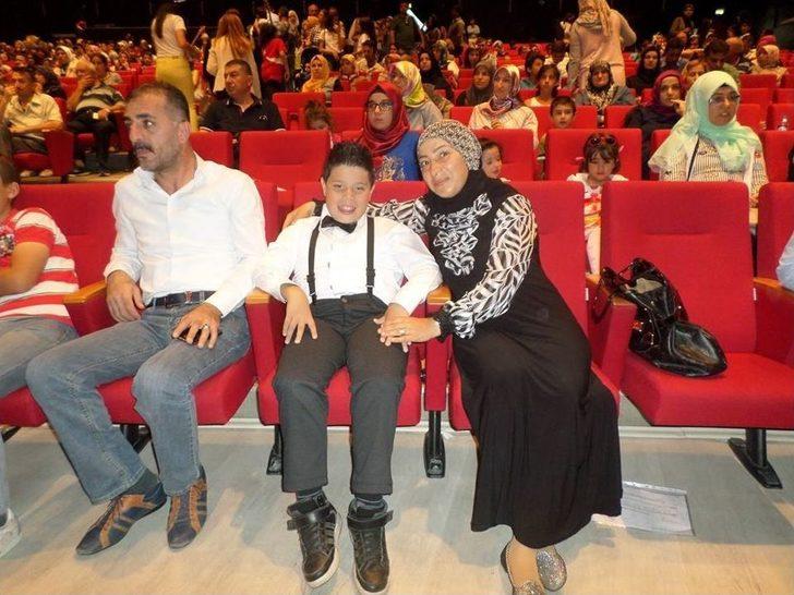 (özel Haber) Hayatını Oğluna Adadı G3