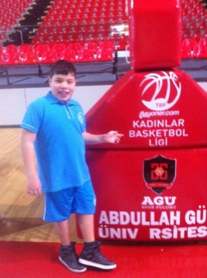 (özel Haber) Hayatını Oğluna Adadı G5