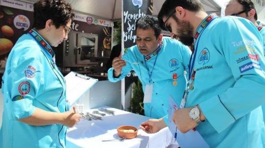 İzmit'te Y&ouml;resel Yemekler Yarıştı