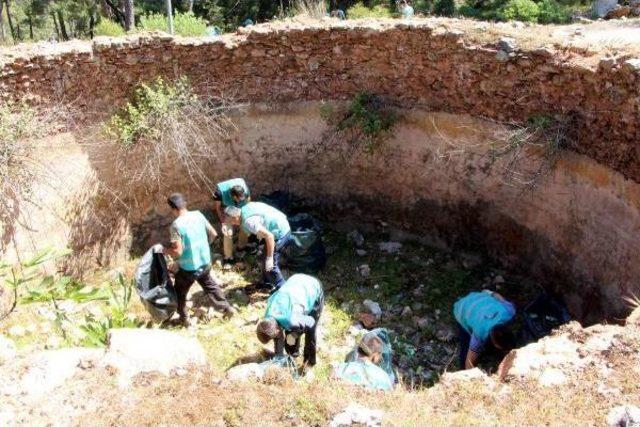 Hükümlüler Tarihi Likya Yolu'nda Çevre Temizliği Yaptı