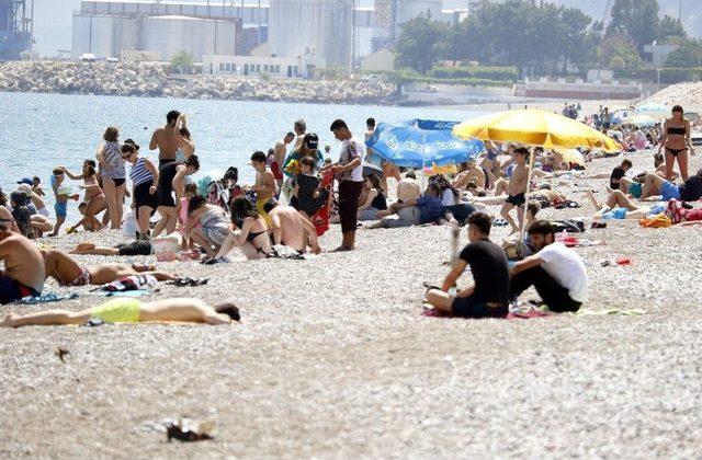 Antalya’da Sıcak Hava Bunalttı