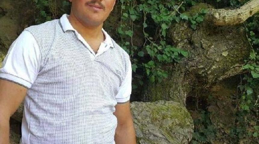 Motosikletleri &Ccedil;arpışan Iki Kardeşten Biri &Ouml;ld&uuml;