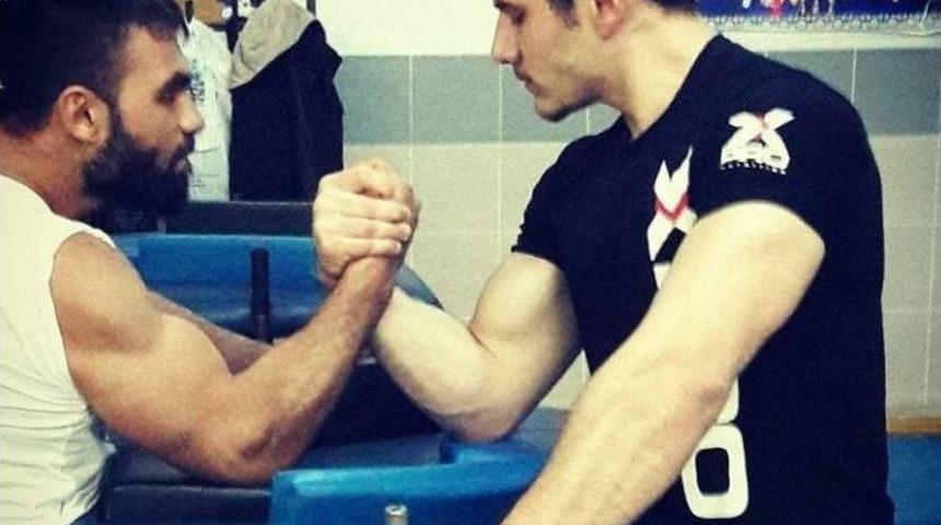 T&uuml;rkiye İkincisi Hisarcık&rsquo;lı Yunus Demirtaş, Avrupa Bilek G&uuml;reşi Şampiyonasına Hazır