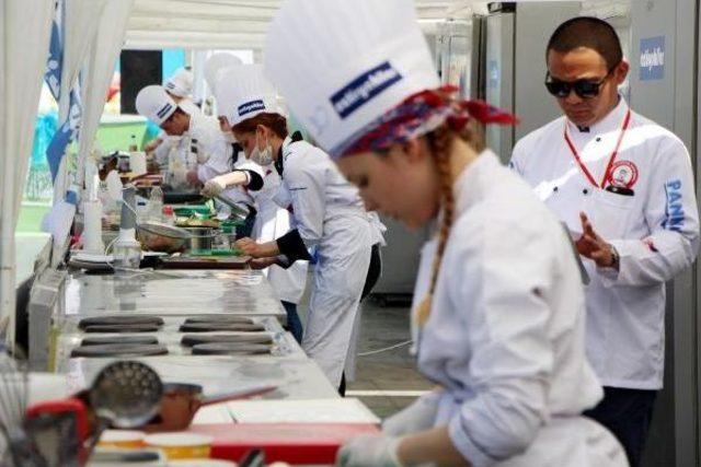 Bolu'da Liseli Aşçı Adayları Yarıştı