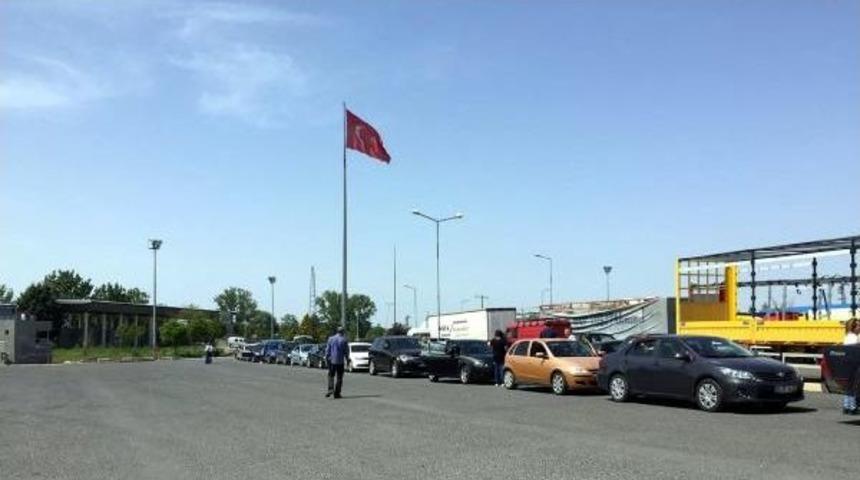 İpsala Sınır Kapısı&rsquo;Nda Yoğunluk