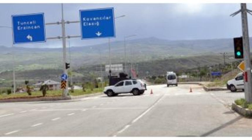 Tunceli-elazığ Yolunda Tuzaklanmış Patlayıcı Bulundu