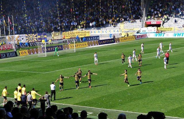 Ankaragücü Taraftarlarından Şampiyonluk Kutlamaları