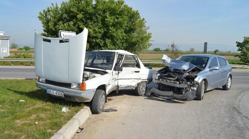 Manisa&rsquo;da Trafik Kazası: 1 Yaralı