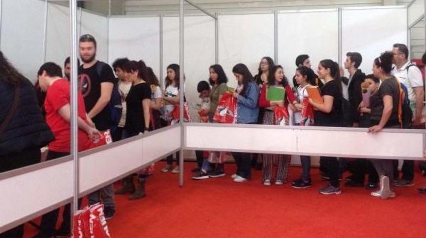 Penguen'den Son Imza G&uuml;n&uuml;