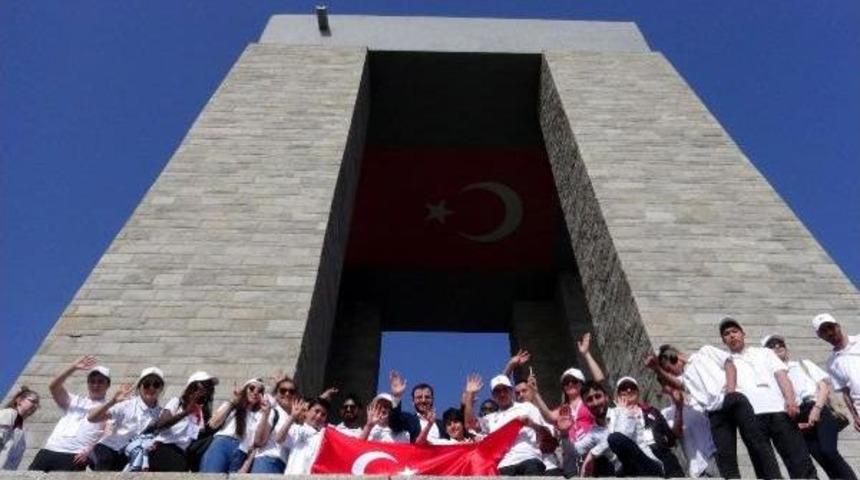 Şehitler Abidesi'nden Dostluk Mesajı