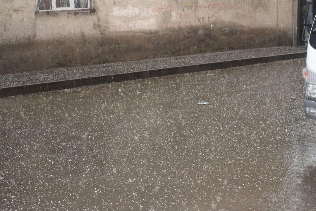 Ağrı Beyaz&rsquo;a B&uuml;r&uuml;nd&uuml;