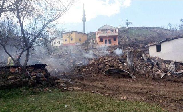 Çorum’da Köy Yangını