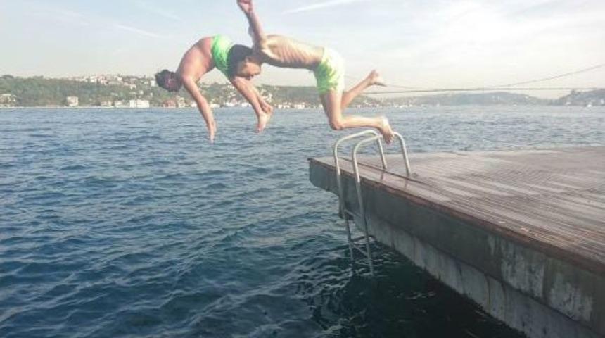 Sıcaktan Bunalanlar Boğaz'a Atladı