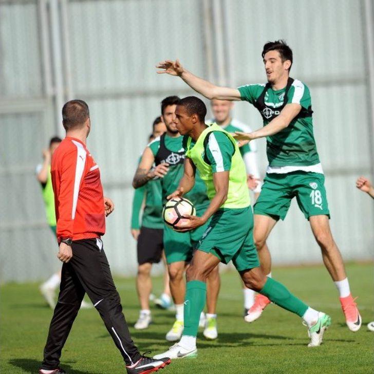 Bursasporlu Oyuncular El Topu Oynadı G5