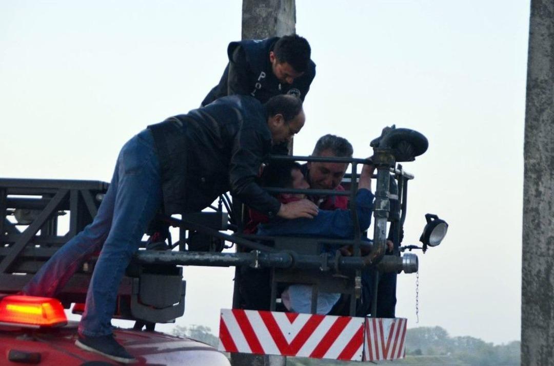 İntiharı Polis &Ouml;nledi