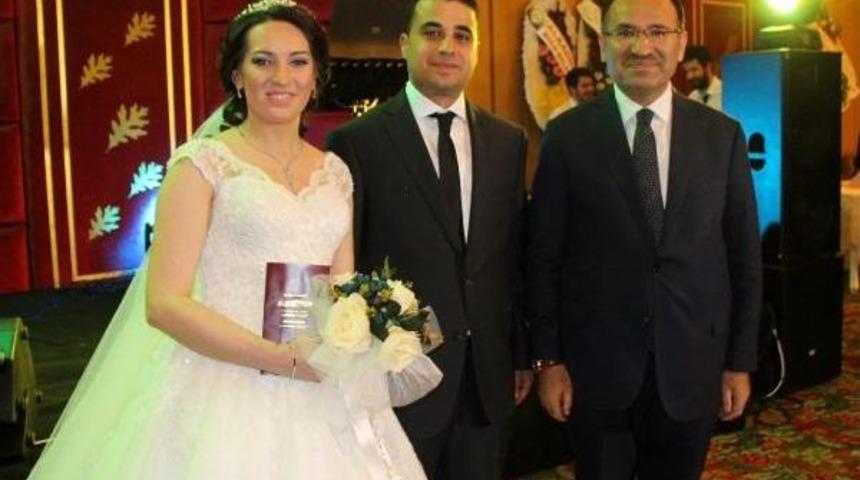 Bakan Bozdağ, Hsyk Başkanvekili Yılmaz'ın Oğlunun Düğününe Katıldı