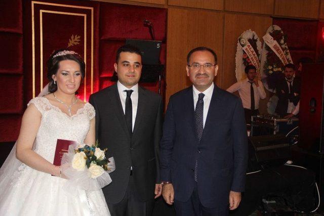 Adalet Bakanı Bekir Bozdağ Bolu’da Düğün Törenine Katıldı