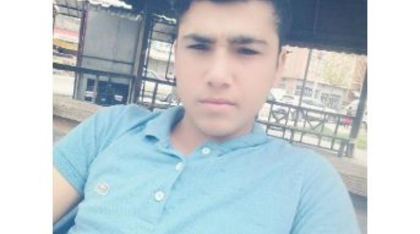 Bı&ccedil;akla Yaralı Halde Bulunan 2 Ay &Ouml;nce Evlenen 17 Yaşındaki Gen&ccedil; Kurtarılamadı