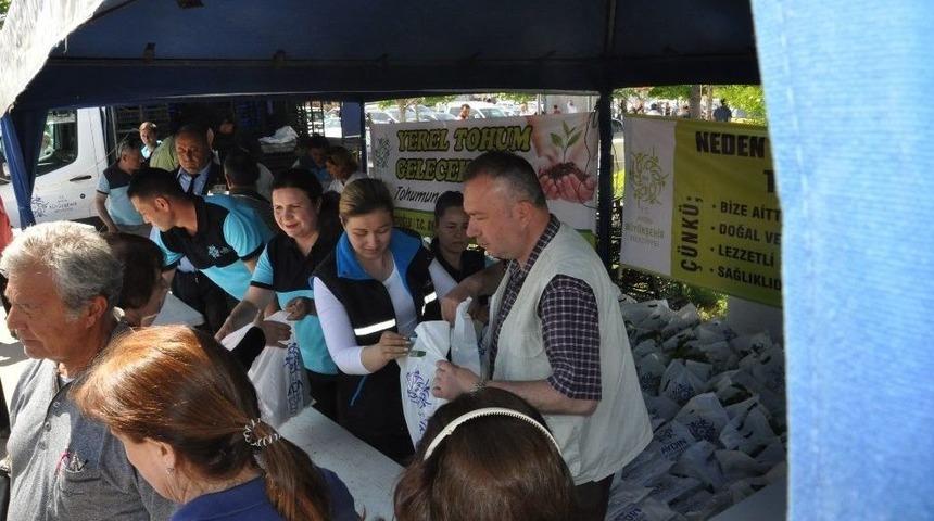 B&uuml;y&uuml;kşehrin Yerli Fide Dağıtımı Didim&rsquo;de Devam Etti
