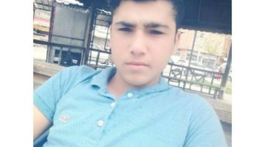 2 Ay &Ouml;nce Evlenen 17 Yaşındaki Gen&ccedil; Evinde Bı&ccedil;aklanmış Halde Bulundu