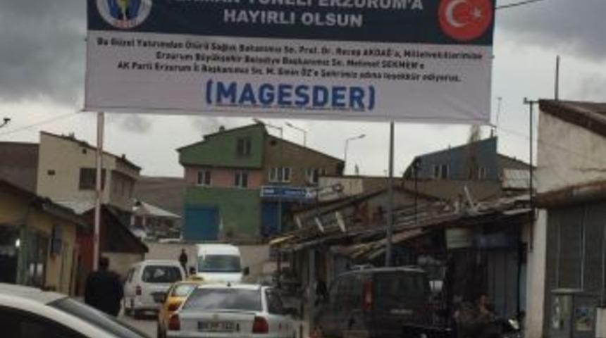 Pankartlı Teşekk&uuml;r