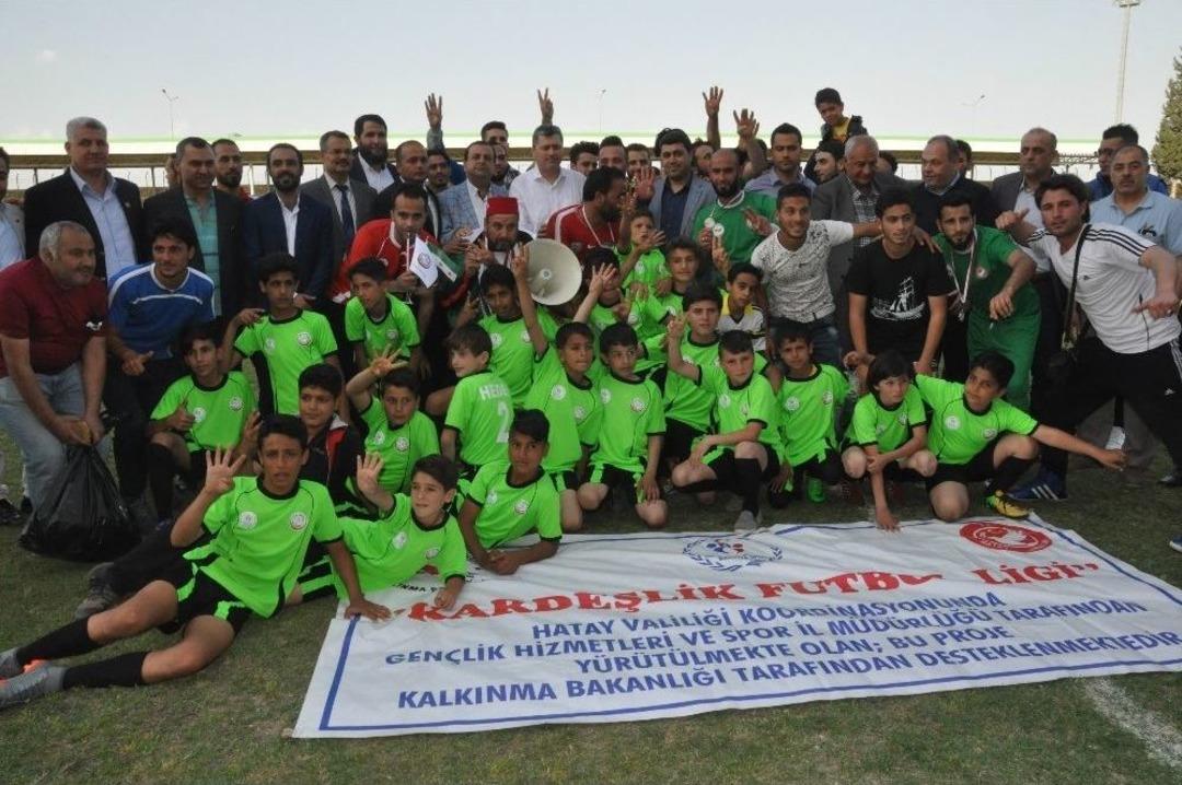 Suriyelilerin Kardeşlik Futbol Ligi&rsquo;nde "hedef Akademi" Şampiyon