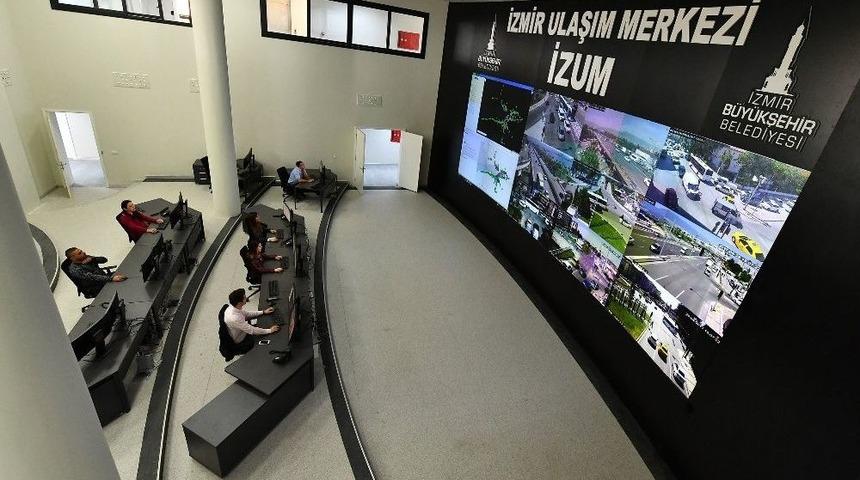 İzmir Trafiği 3 Bin Akıllı Cihazla Y&ouml;netilecek